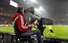 Answer CAMERAMAN, HEADPHONES, GOAL LINE, BANNER, CABLE, REFEREE, THUMB, SOCCER PLAYER